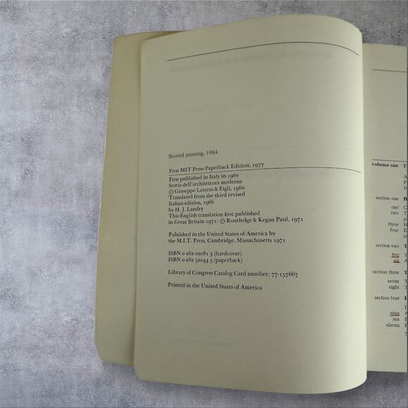 History of Modern Architecture by Leonardo Benevolo Volumes 1 & 2 - Picture 4 of 9